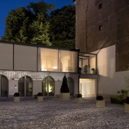 Opera35 Boutique Hotel 4*