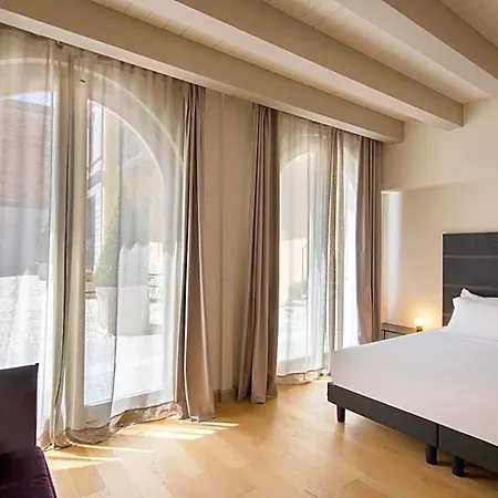 Hotel Opera35 Boutique 4*