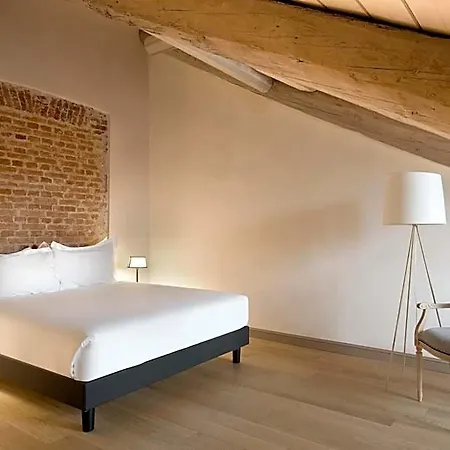 Opera35 Boutique Hotel