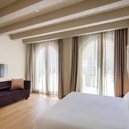 Opera35 Boutique 4*