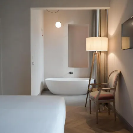 Opera35 Boutique Hotel 4*
