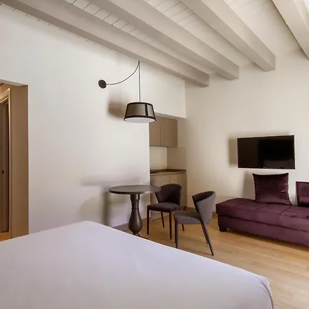 Opera35 Suite&studio 4*