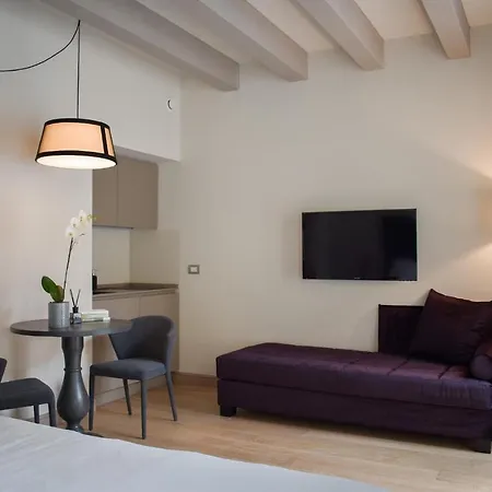 Opera35 Suite&studio Hotel 4*